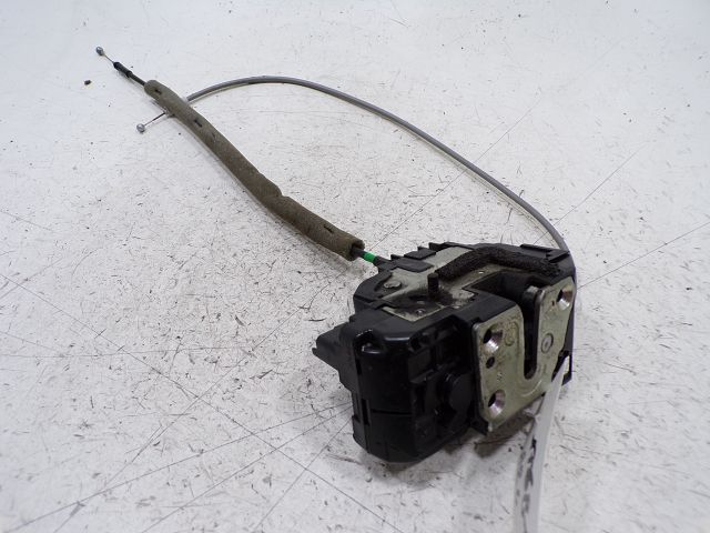 Serrure de porte arrière gauche