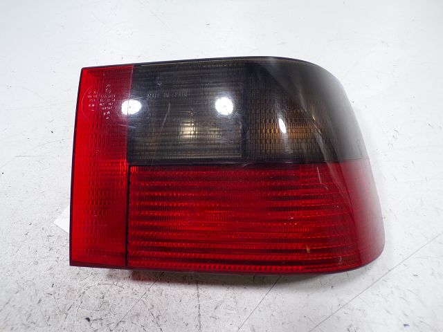 Feu arriere droit