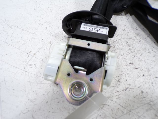 Ceinture avant droite