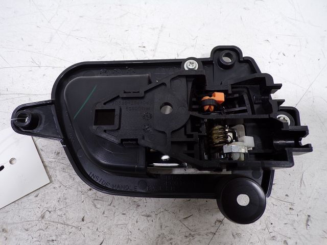 Poignée intérieure porte avant gauche