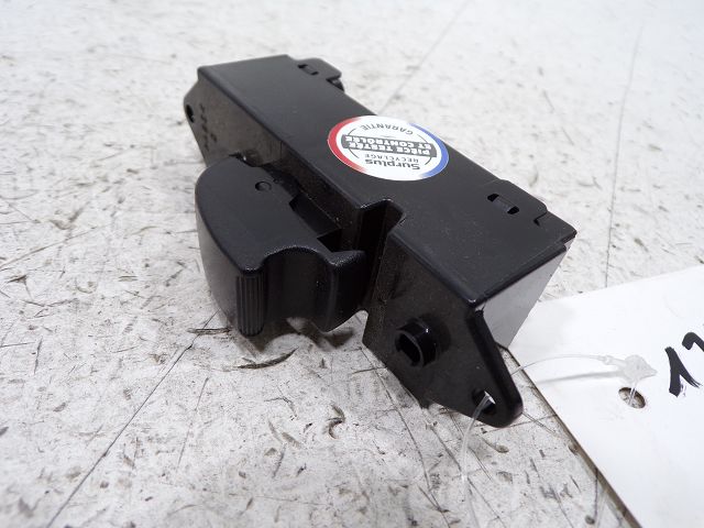 Commande lève-vitre arrière gauche