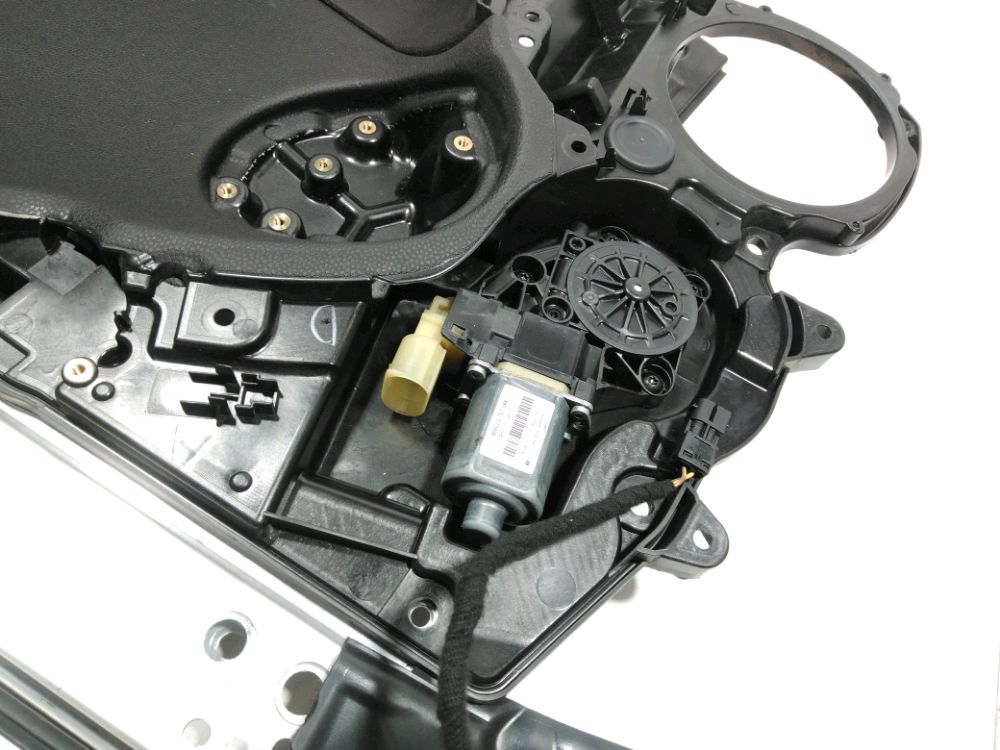 Lève-vitre électrique avant droit