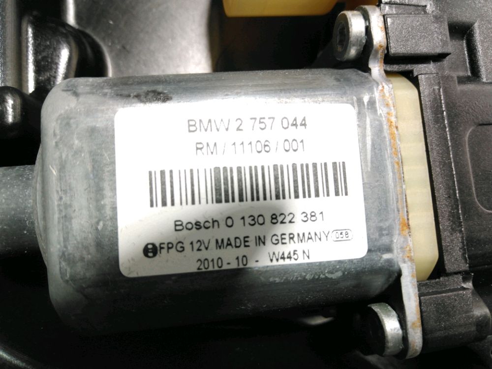 Lève-vitre électrique avant droit