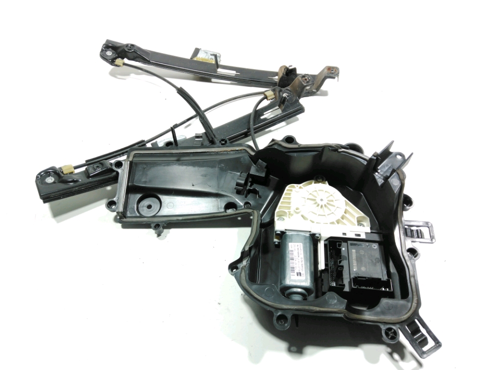 Lève-vitre électrique avant droit