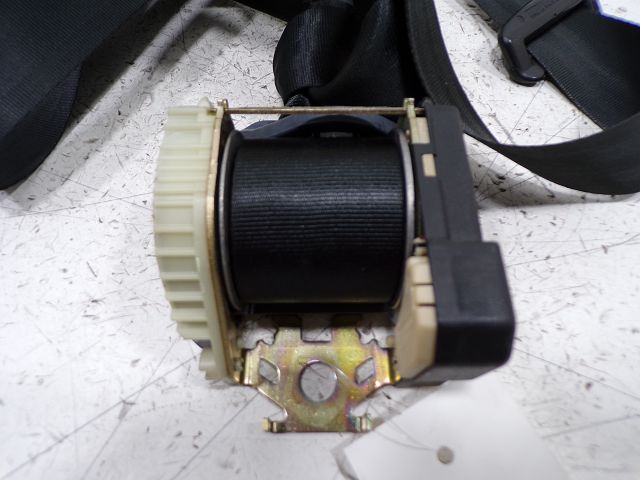 Ceinture avant droite