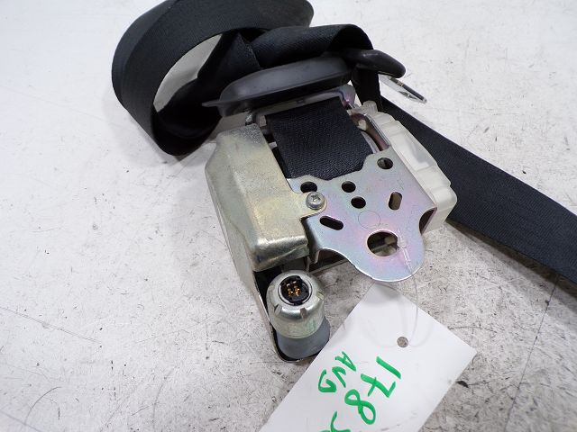 Ceinture avant droite