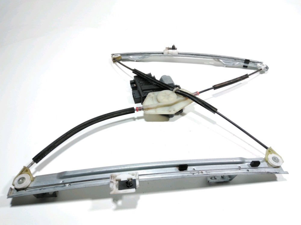 Lève-vitre électrique avant droit