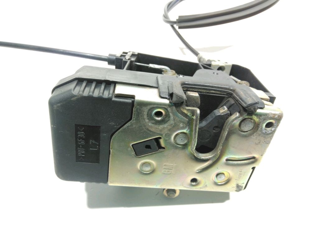 Serrure de porte avant gauche