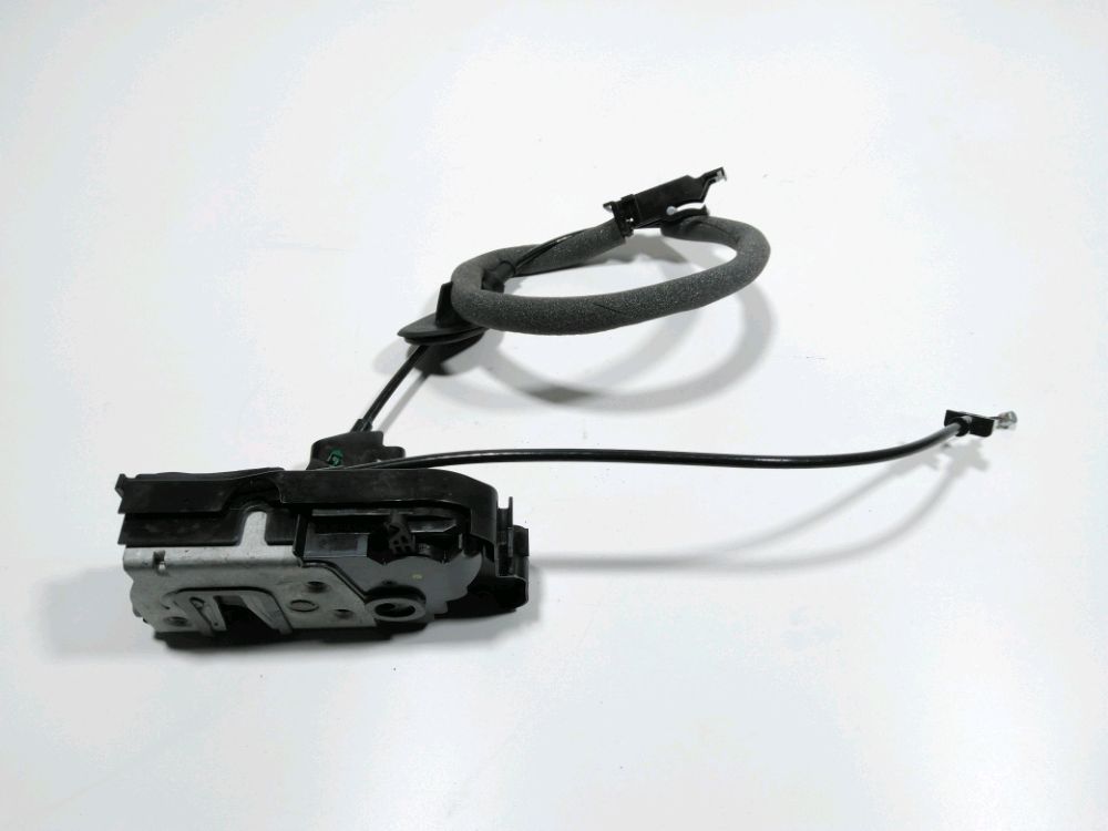 Serrure de porte avant gauche