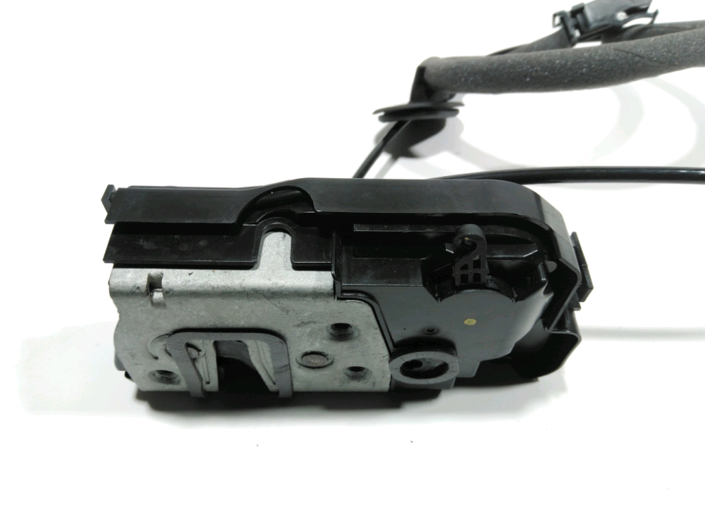 Serrure de porte avant gauche