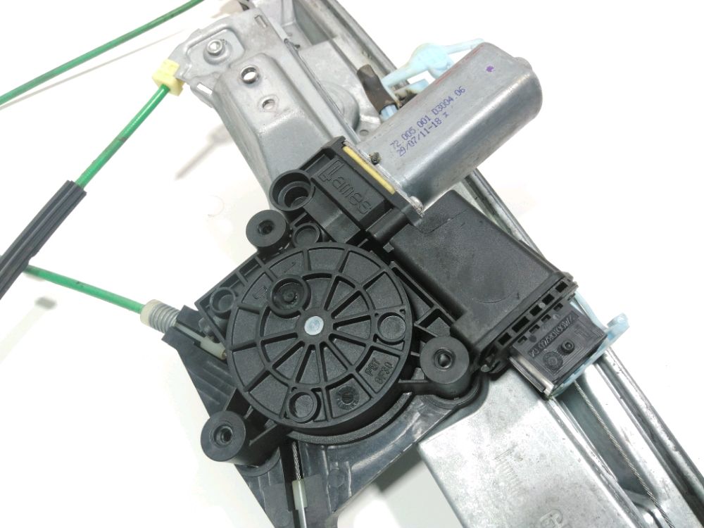 Lève-vitre électrique avant gauche