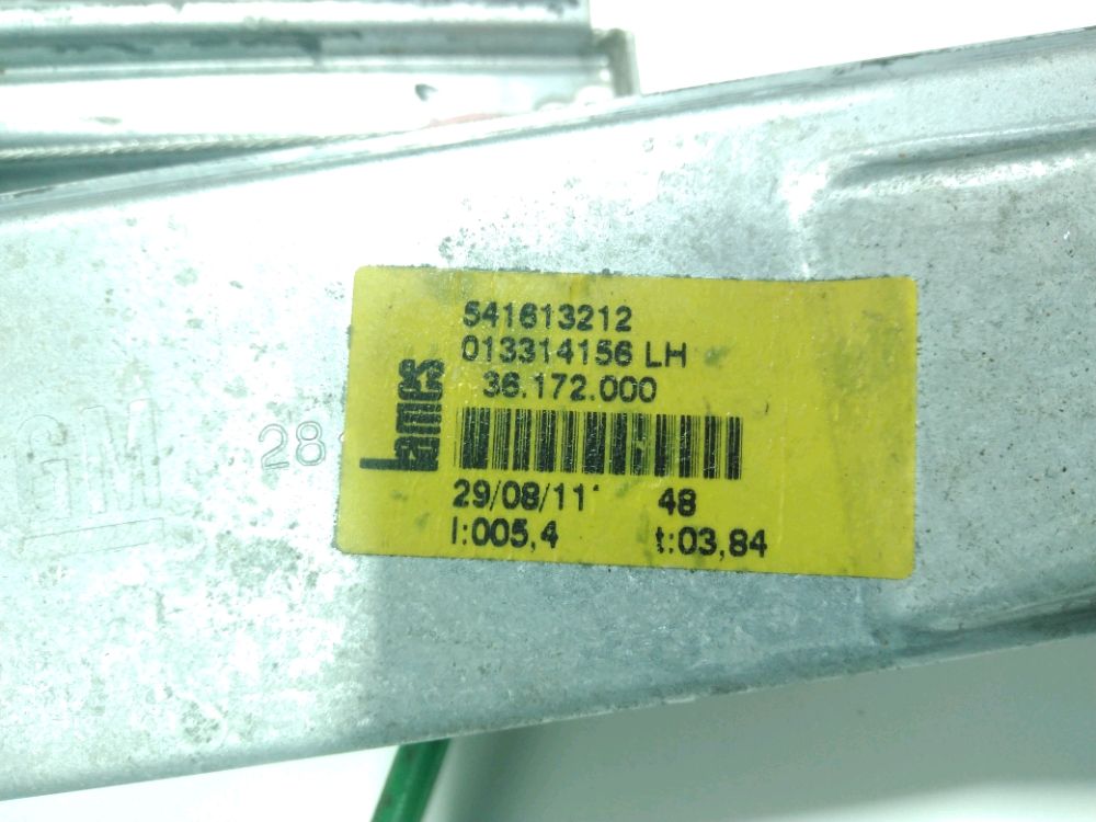 Lève-vitre électrique avant gauche