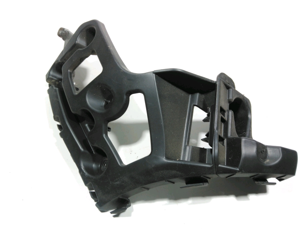 Support droit de pare-choc arrière