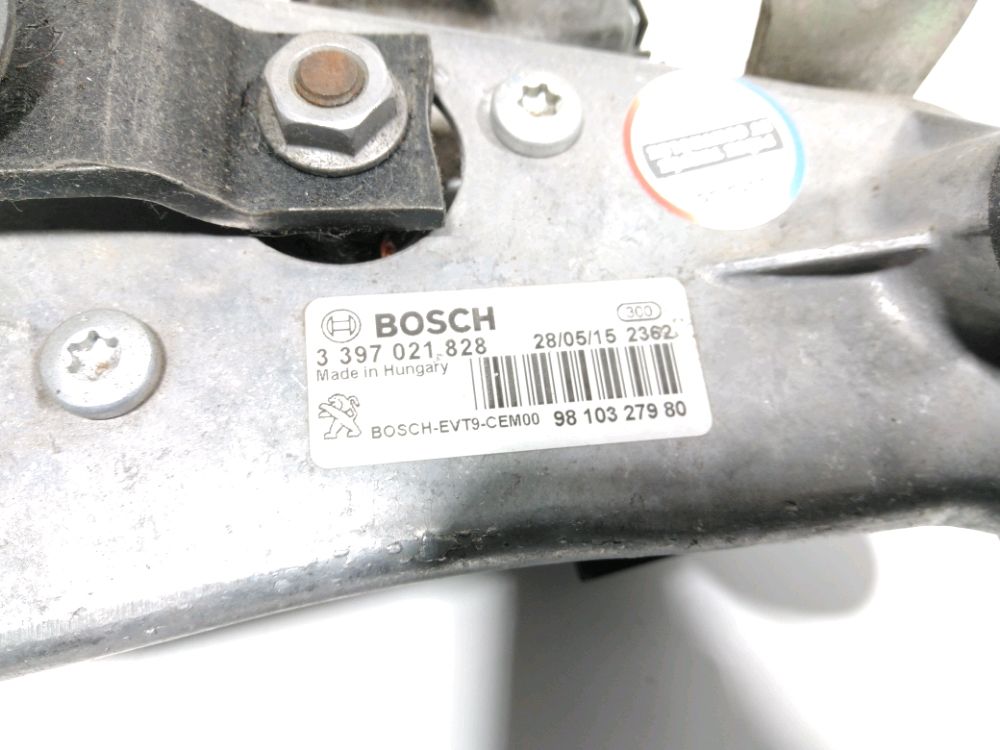 Mécanisme + moteur d'essuie glace avant