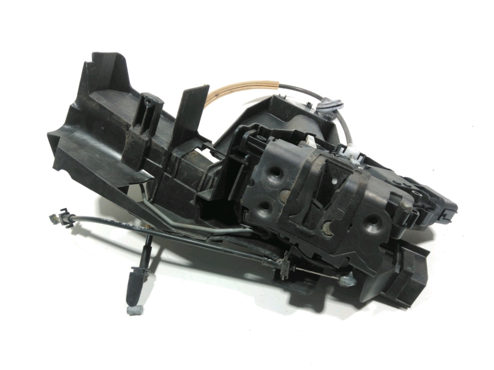 Serrure de porte avant gauche