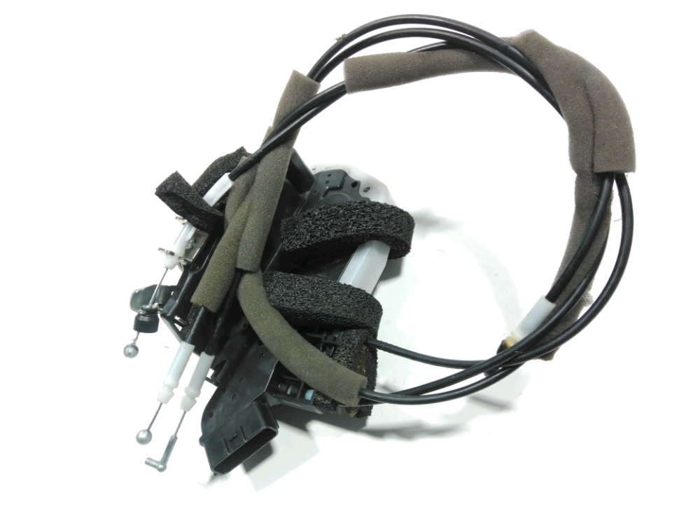 Serrure de porte avant droite