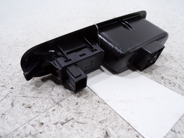 Commande lève-vitre arrière gauche