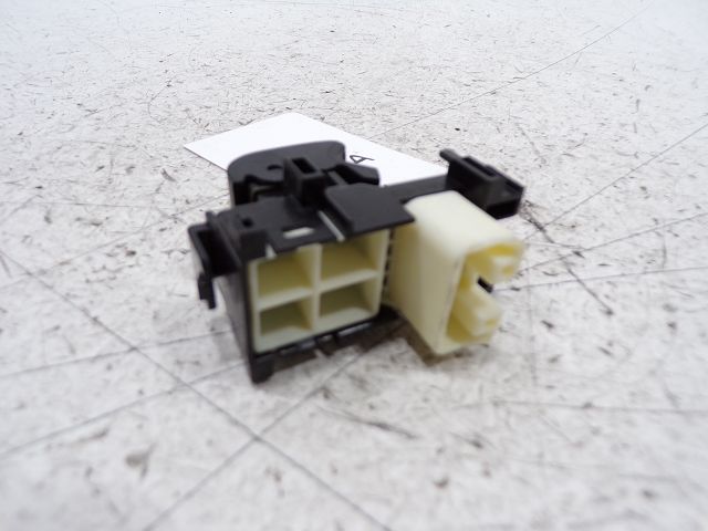 Commande lève-vitre avant droit