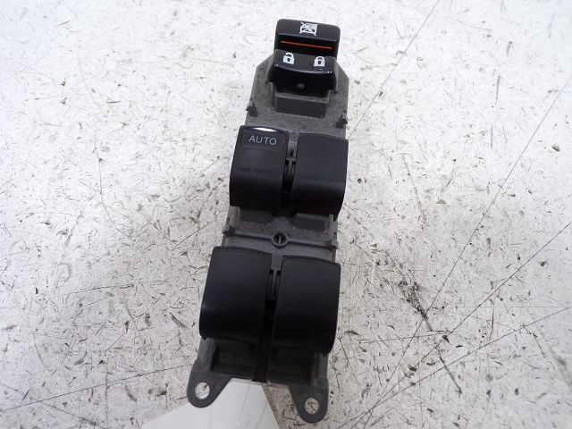 Commande lève-vitre avant gauche