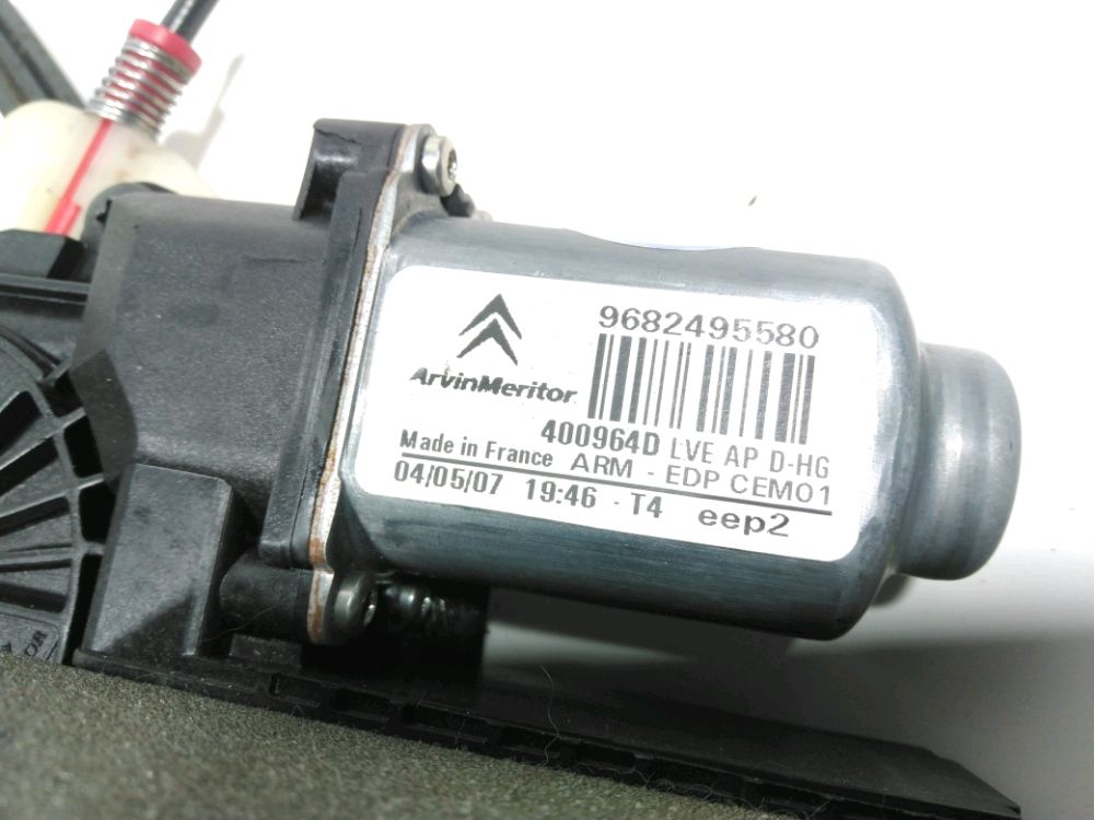 Lève-vitre électrique avant droit