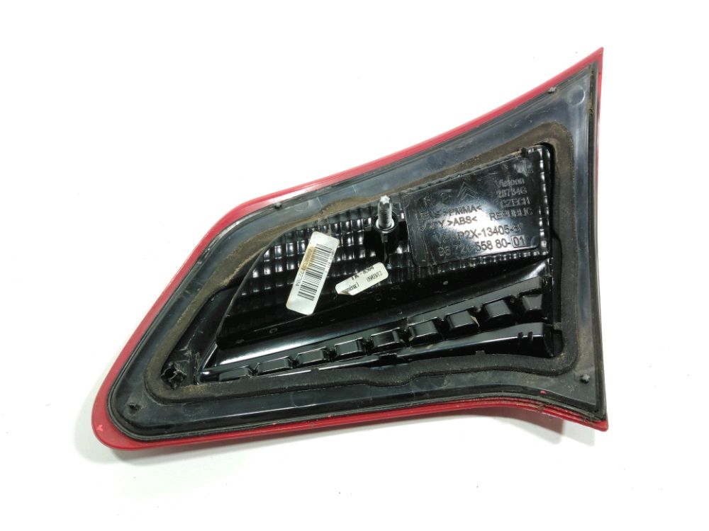 Feu arrière intérieur gauche