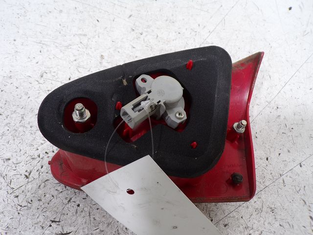 Feu arrière intérieur gauche