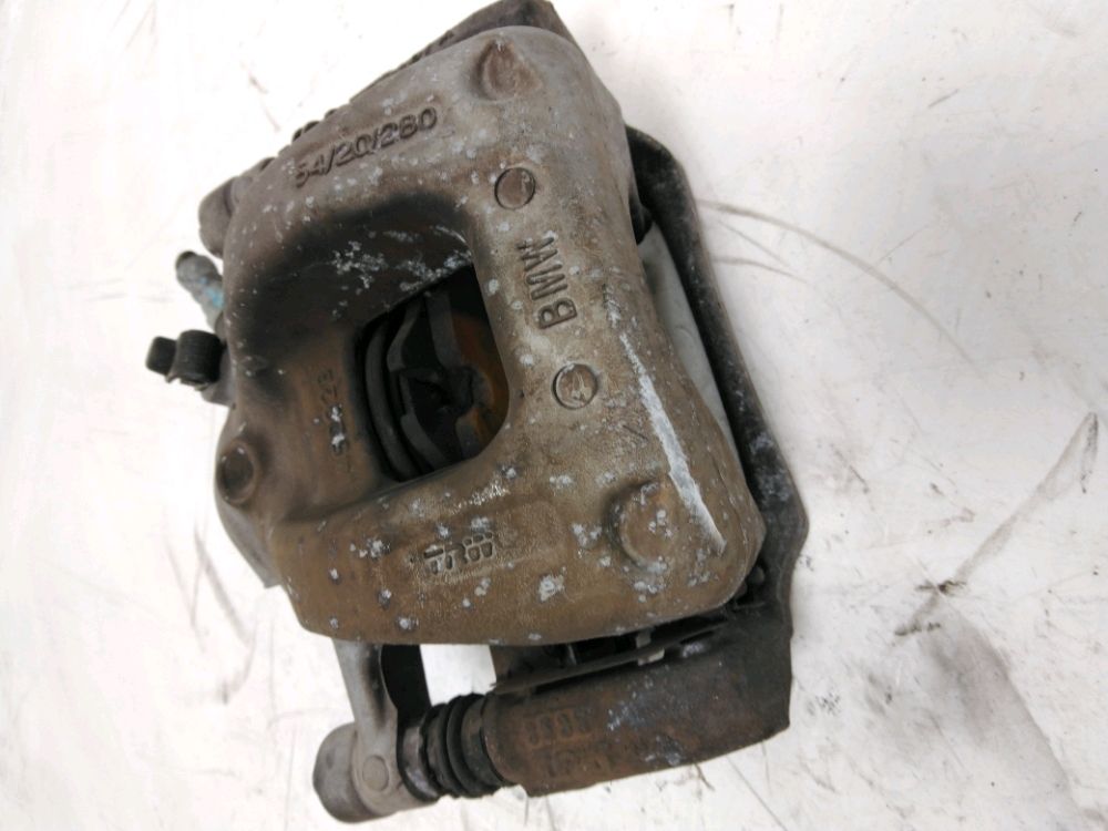 Etrier de frein avant droit