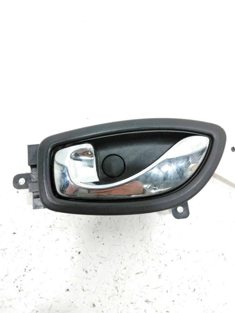 Poignée intérieure porte avant gauche