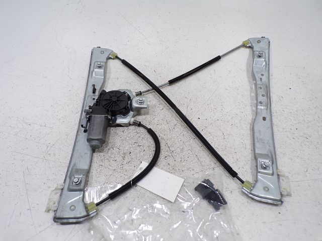 Lève-vitre électrique avant droit