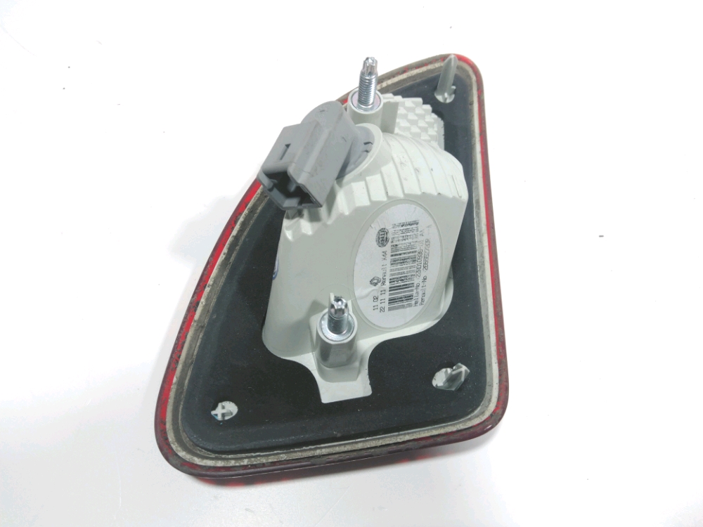 Feu arrière intérieur gauche