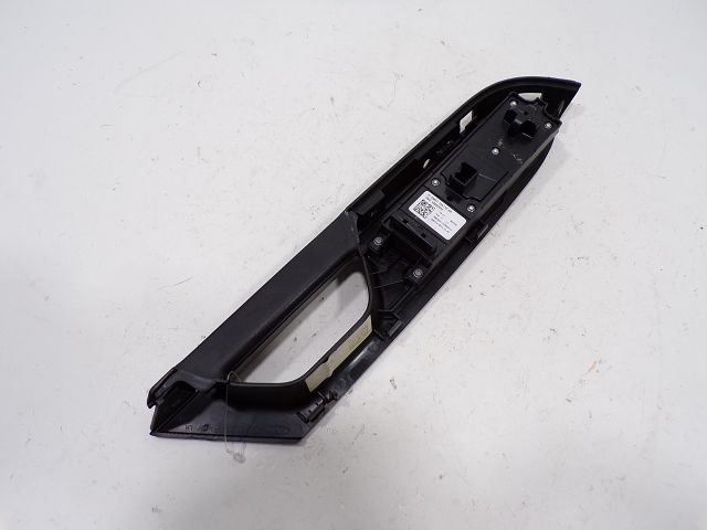 Commande lève-vitre avant gauche