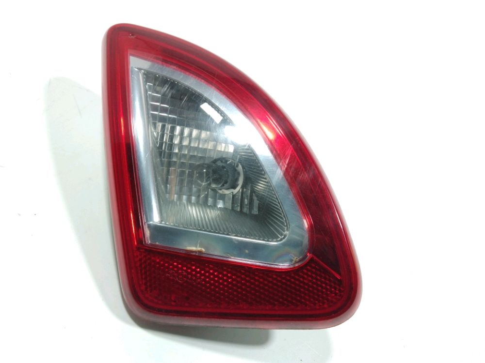 Feu arrière intérieur gauche