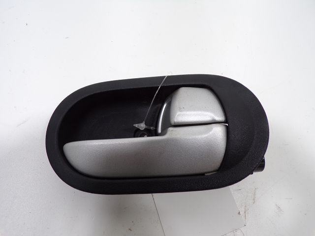 Poignee interieure porte avant droite