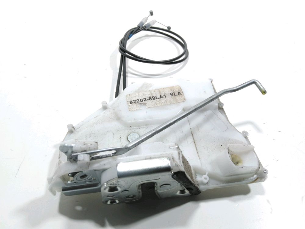 Serrure de porte avant gauche