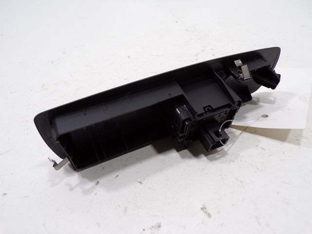 Commande lève-vitre avant droit