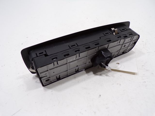 Commande lève-vitre avant gauche