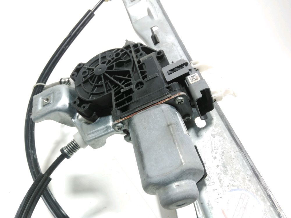 Lève-vitre électrique avant gauche