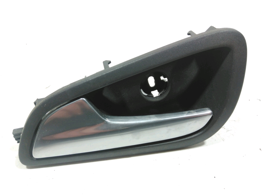 Poignee interieure porte avant gauche