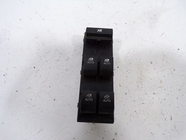 Commande lève-vitre avant gauche