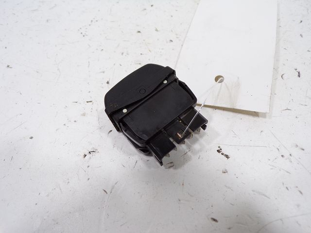 Commande lève-vitre avant gauche