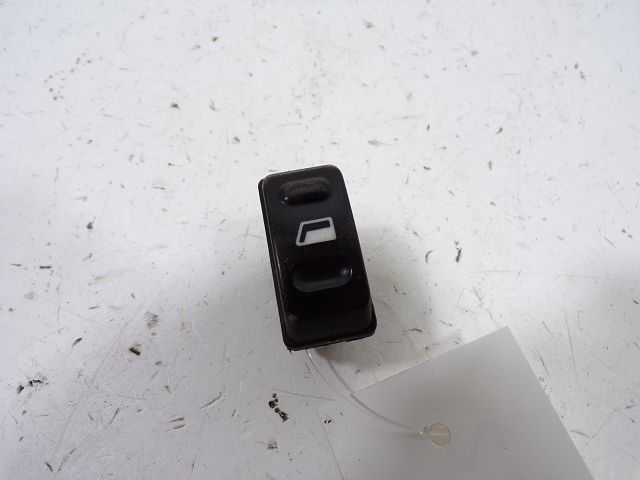 Commande lève-vitre avant droit