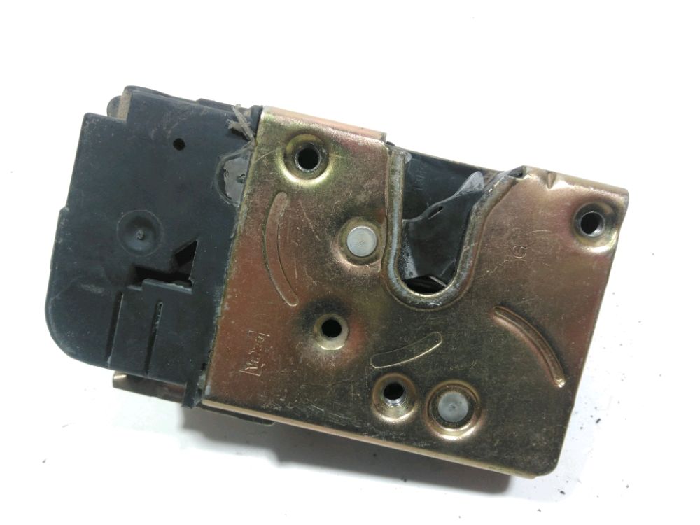 Serrure de porte avant gauche