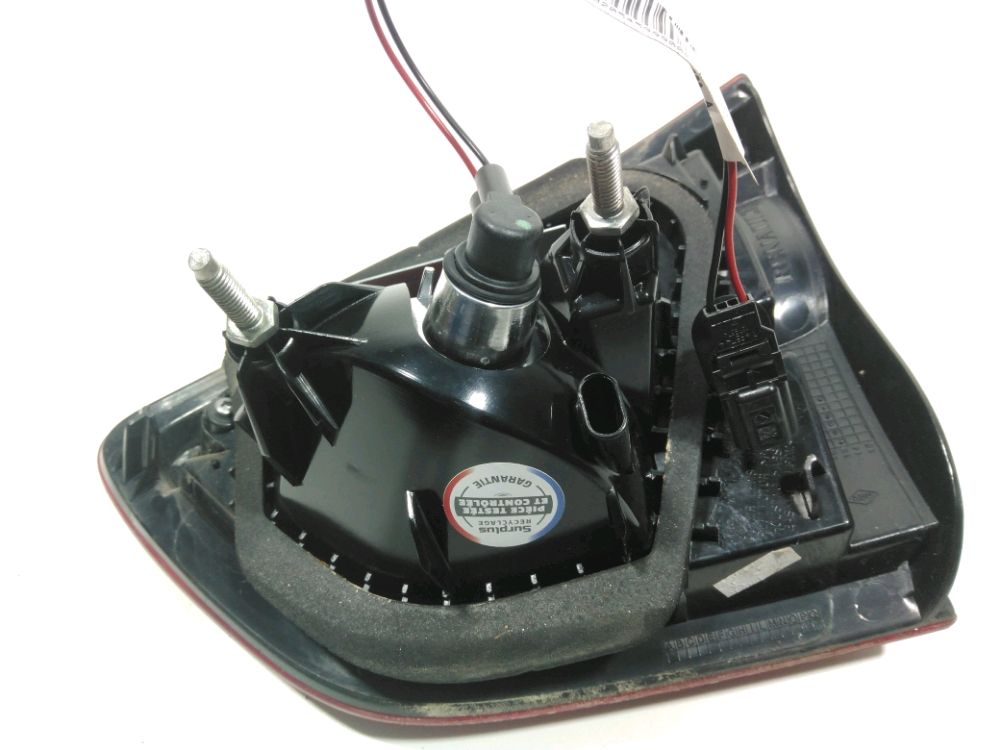 Feu arrière intérieur gauche