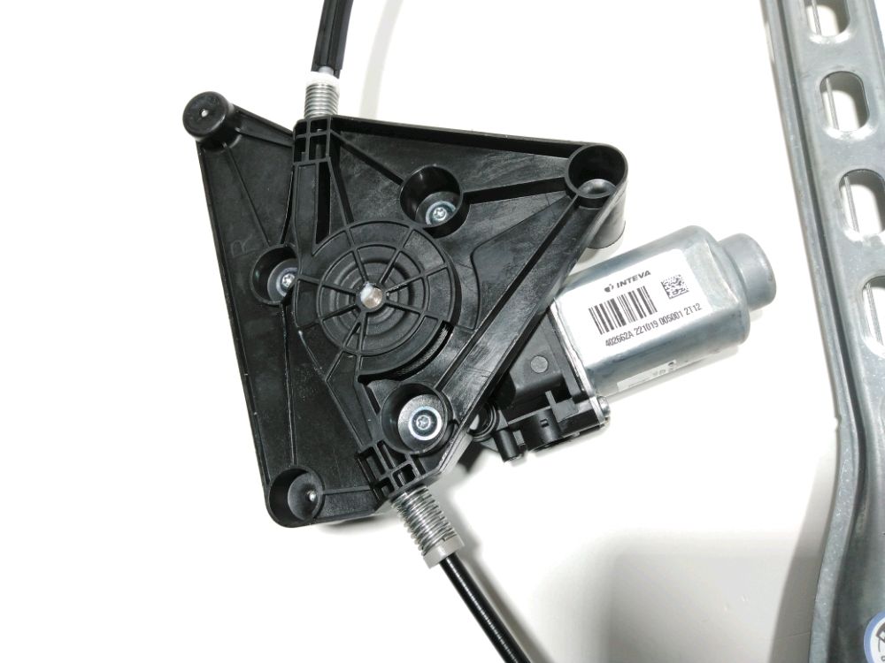 Lève-vitre électrique avant droit