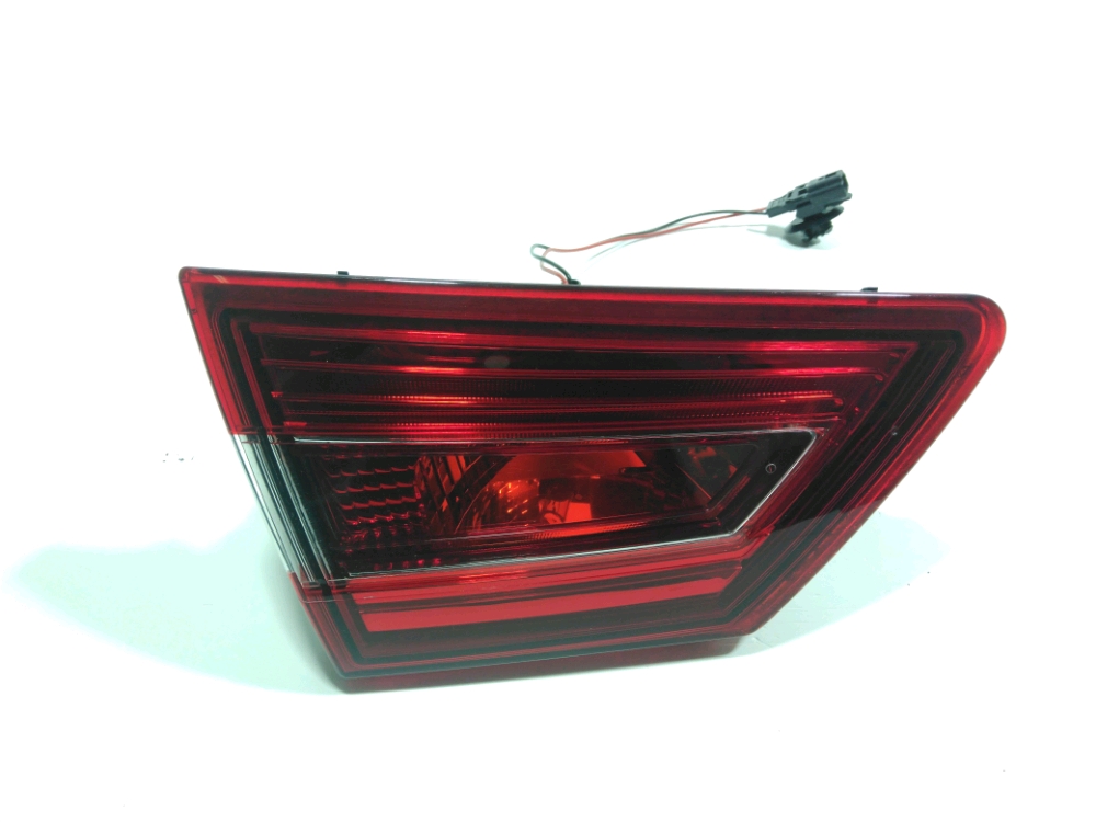 Feu arrière intérieur gauche