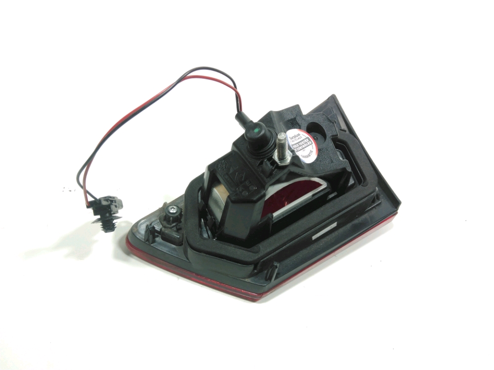 Feu arrière intérieur gauche