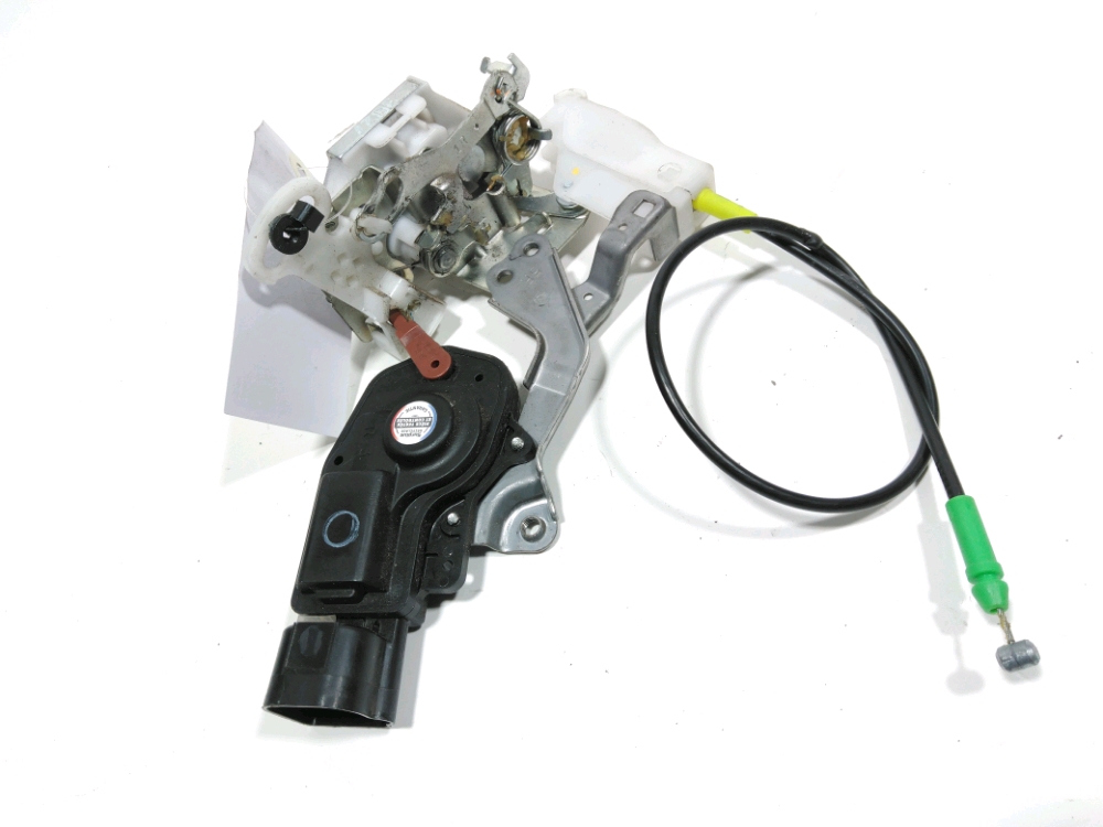 Serrure de porte avant droite