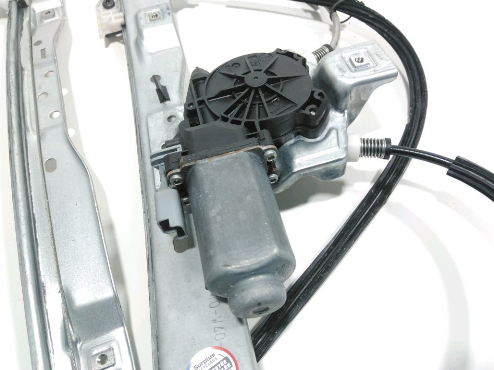 Lève-vitre électrique avant droit