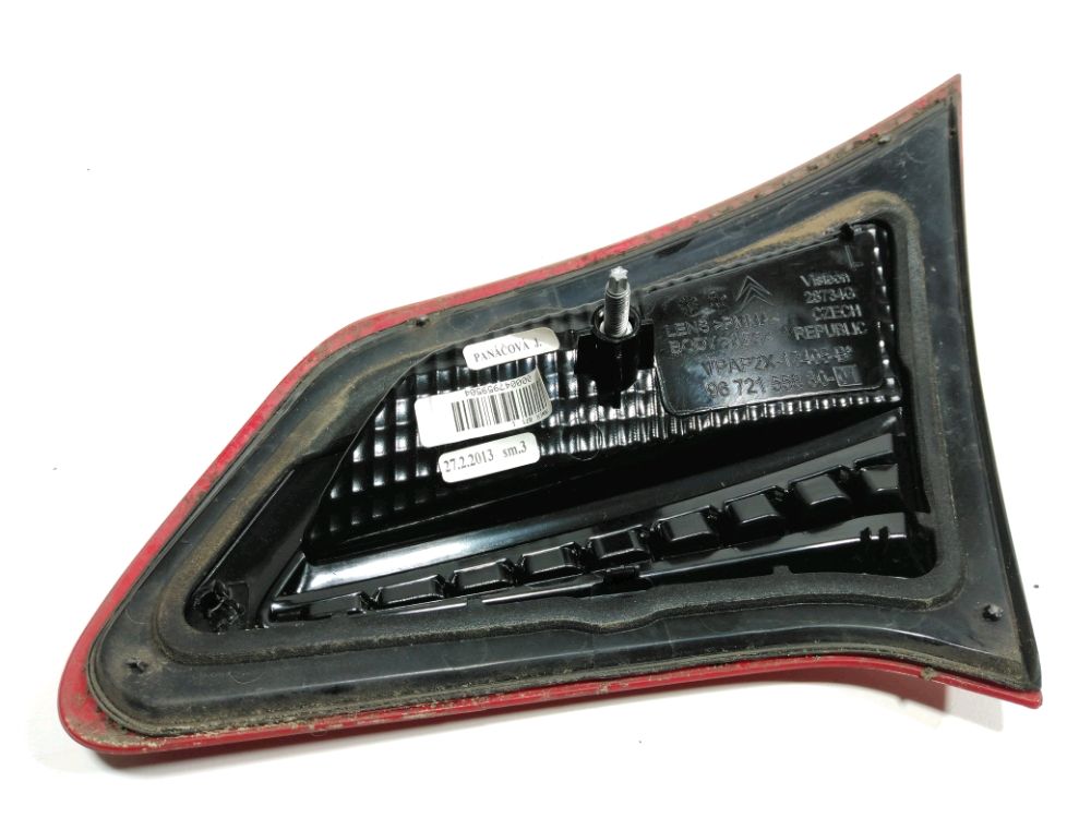 Feu arrière intérieur gauche