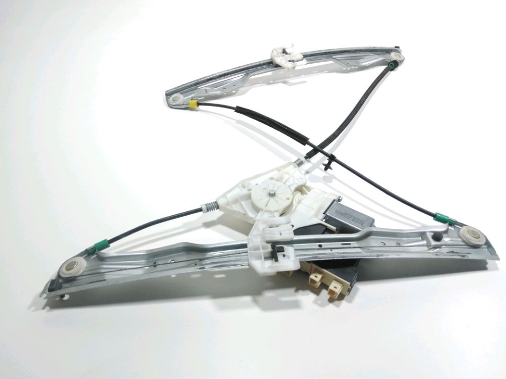 Lève-vitre électrique avant droit